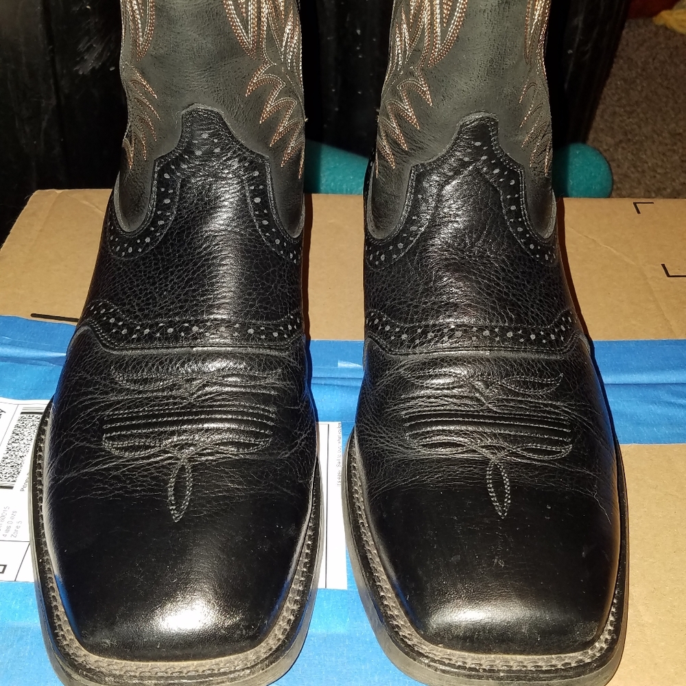 Ariat 11 D black boots